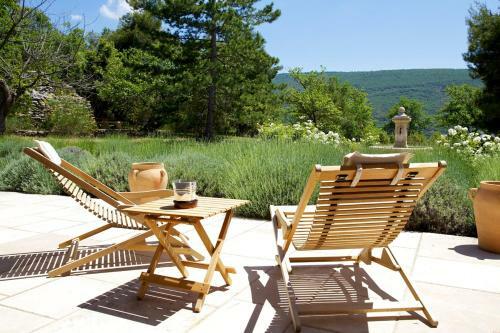 Lacoste Villa Sleeps 6 Pool Wifi