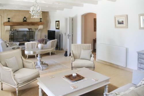 Lacoste Villa Sleeps 6 Pool Wifi