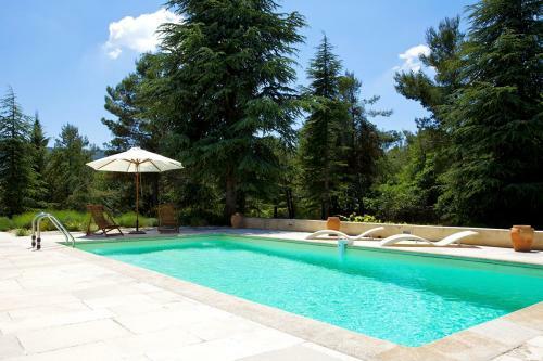 Lacoste Villa Sleeps 6 Pool Wifi