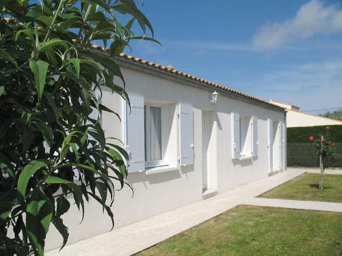 Holiday Home Les Kiwis (Ido228)