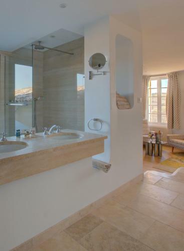 Bed & Breakfast Chateau Du Palanquey & Spa