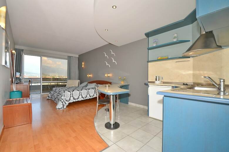 Hotel Evilion Sea And Sun