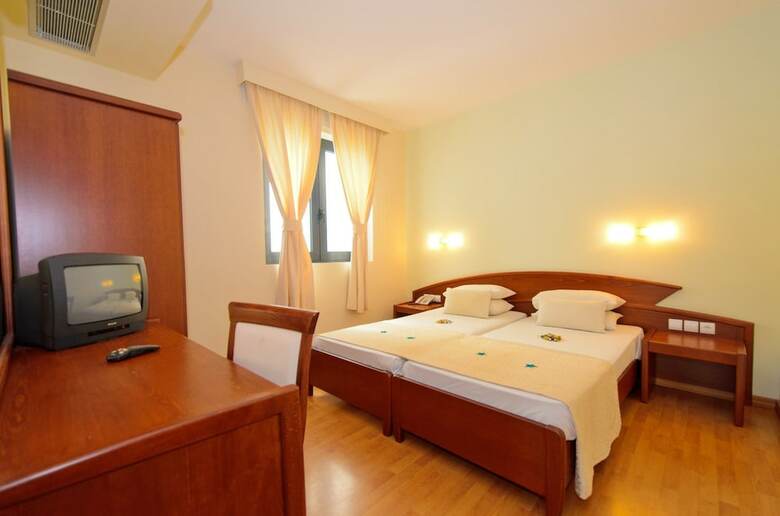 Hotel Evilion Sea And Sun