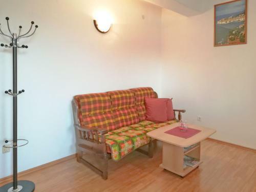Apartment Ton�i�