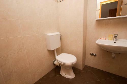 Hostal Apartments Elia
