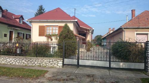 Hostal Postakocsi Fogad� Kisgy?r