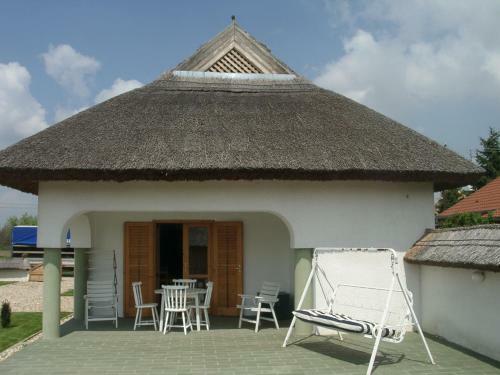Hostal Cs�nye Vend�gh�z