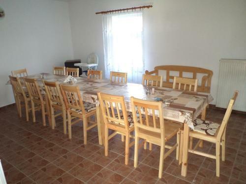 Hostal Vend�gh�z Kar�d