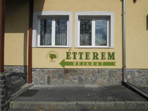 Bed & Breakfast T�lgyfa Vend�gl? �s Panzi�