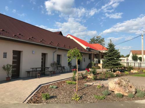 Bed & Breakfast Krist�ly Apartmanok