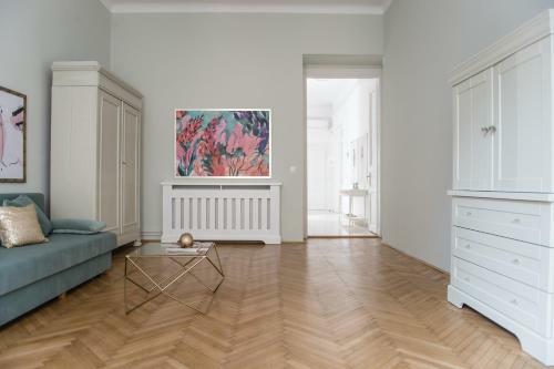 Jet Setter Opera Apartment