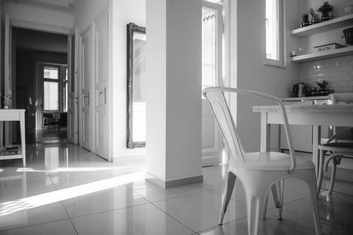 Jet Setter Opera Apartment