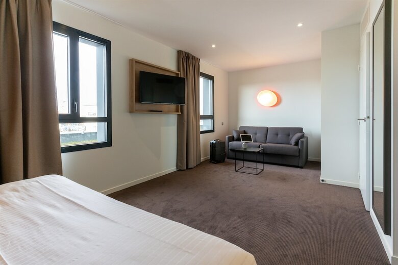 Hotel Campanile Laval Nord