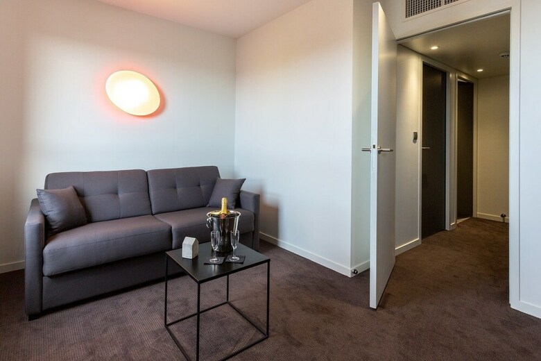 Hotel Campanile Laval Nord