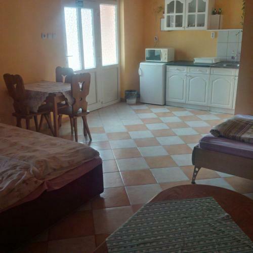 Hostal Katica Vend�gh�z