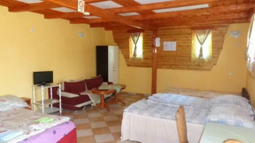 Hostal Katica Vend�gh�z