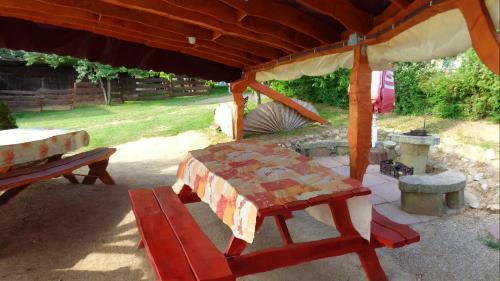 Hostal Katica Vend�gh�z