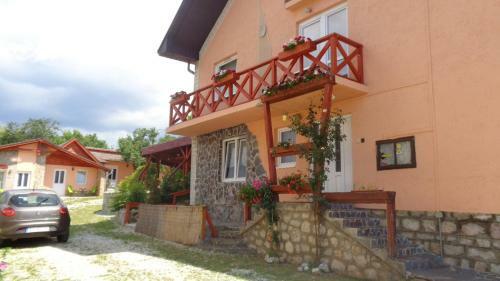 Hostal Katica Vend�gh�z