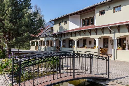 Bed & Breakfast Bikav�lgyi Panzi�