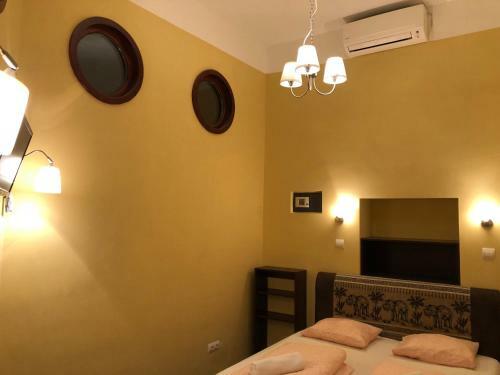Chester Gozsdu Apartment