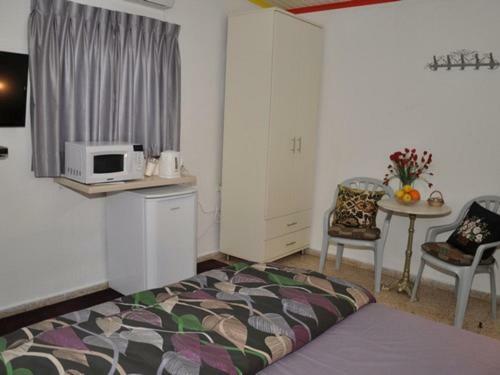 Hostal Tom's Place Giv?atayim