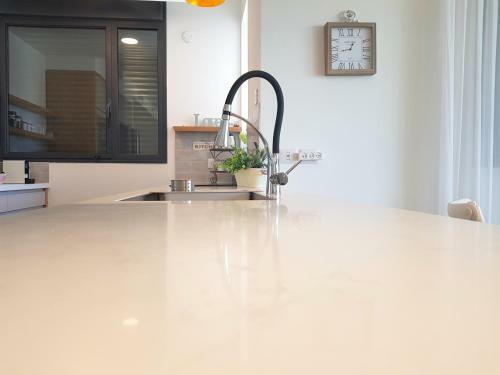 3 Bedrooms Luxury Apartment With Parking In Tlv