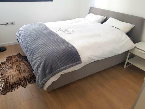 3 Bedrooms Luxury Apartment With Parking In Tlv