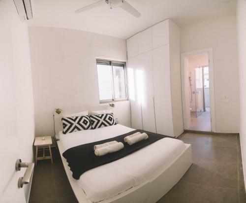 A Luxury 2 Apartments Geola Beach