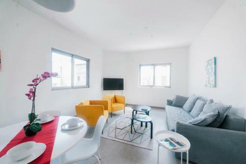 A Luxury 2 Apartments Geola Beach
