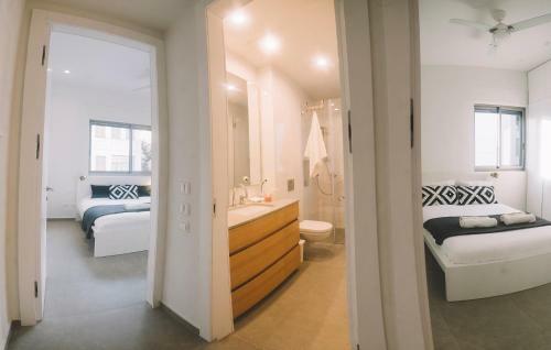 A Luxury 2 Apartments Geola Beach