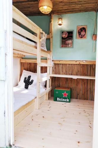 Hostal 1000nights Guest House - Near The Beach