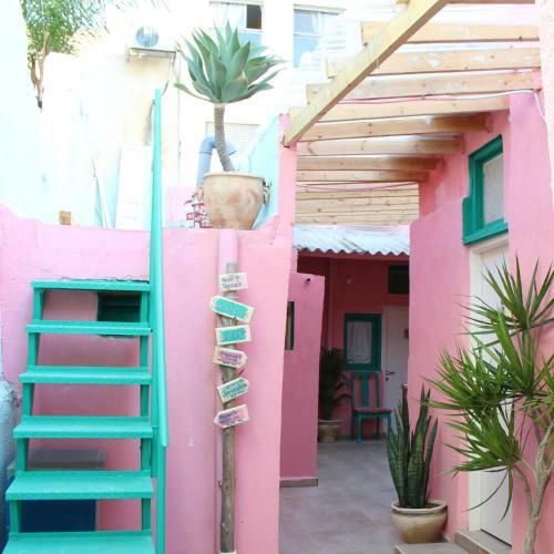 Hostal 1000nights Guest House - Near The Beach