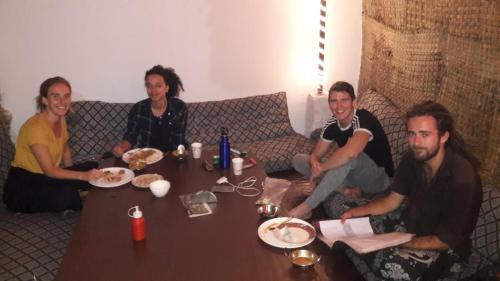 Hostal Bhavyam Homestay &cafe Backpackers Ko
