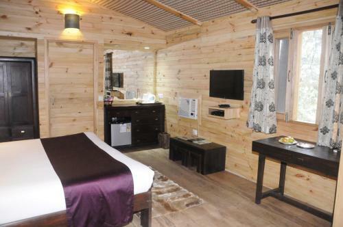 Hotel Aamod At Shoghi