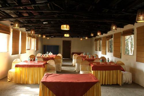Hotel Aamod At Shoghi