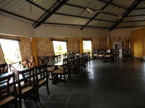 Hotel Tusk And Roar Corbett Resort