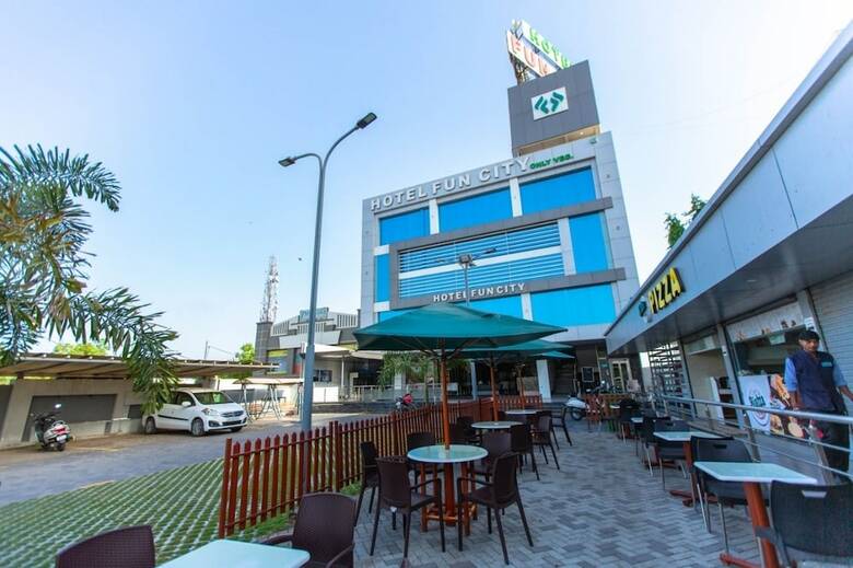 Hotel Fun City
