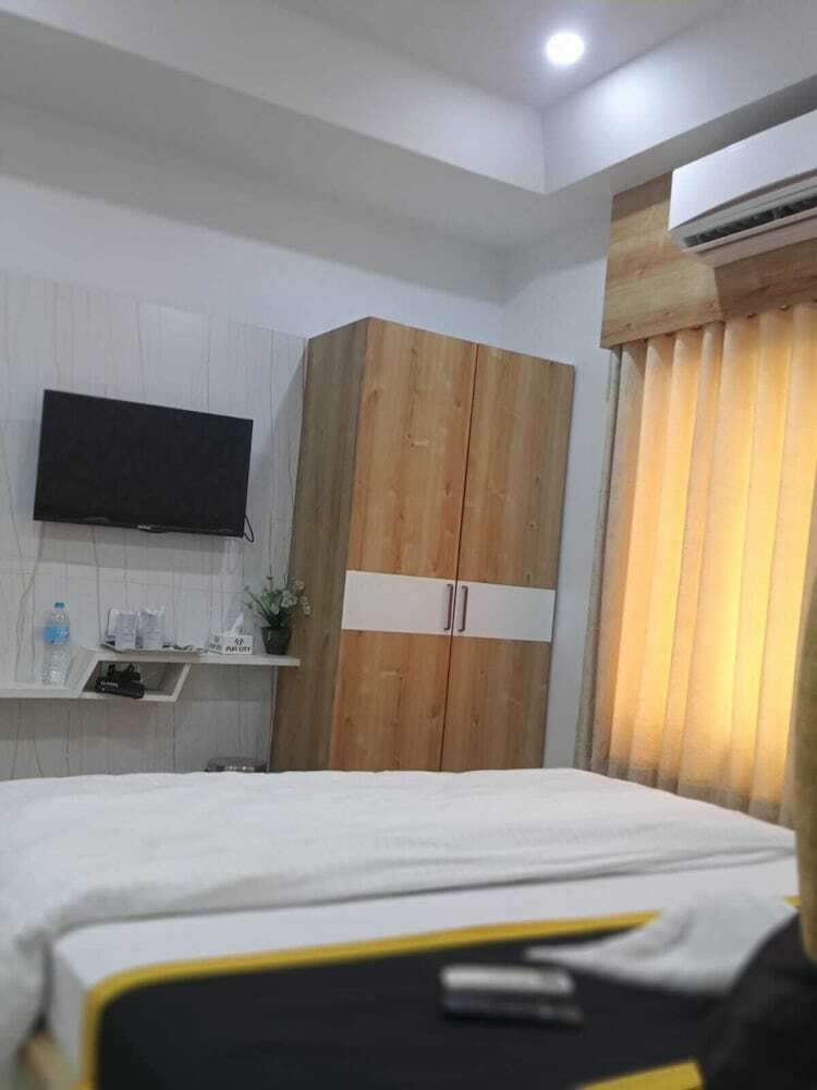 Hotel Fun City