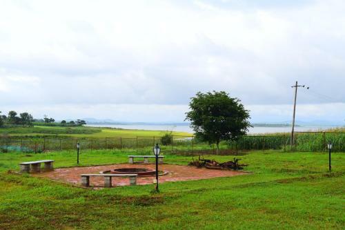 Hotel Kabini Lake View Resort