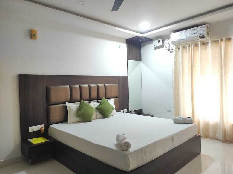 Hotel Indira Lodge