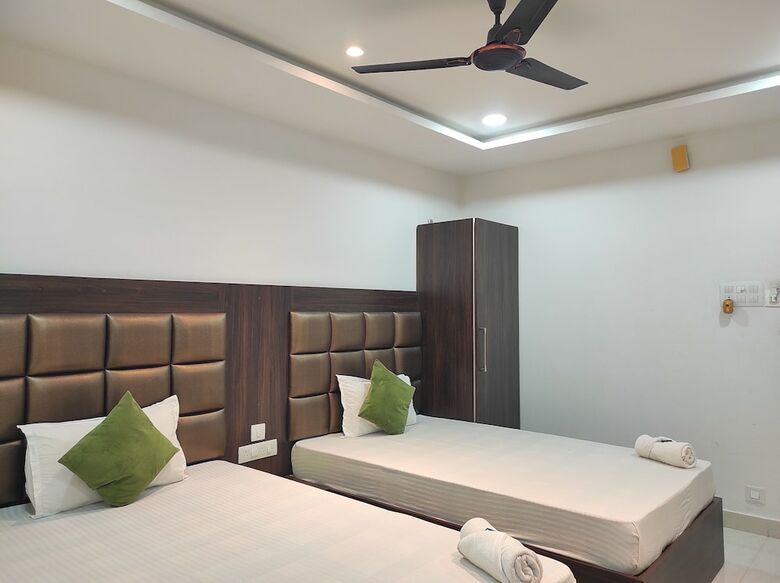 Hotel Indira Lodge