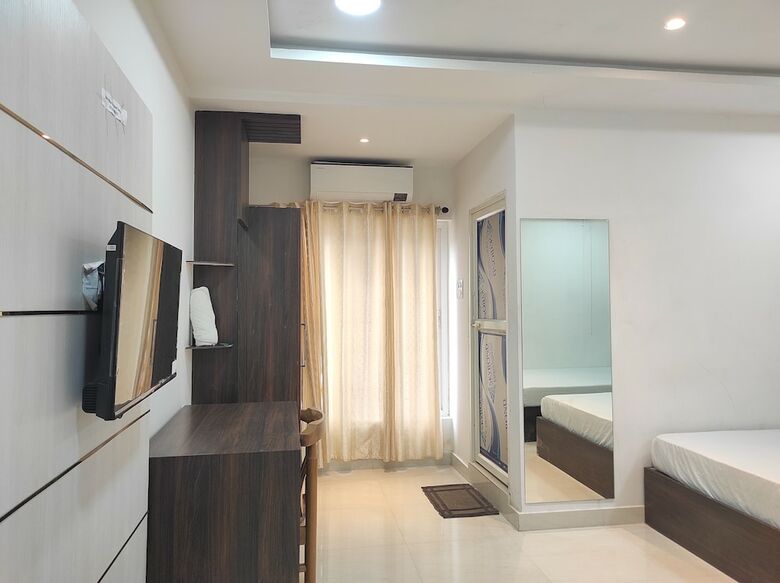 Hotel Indira Lodge