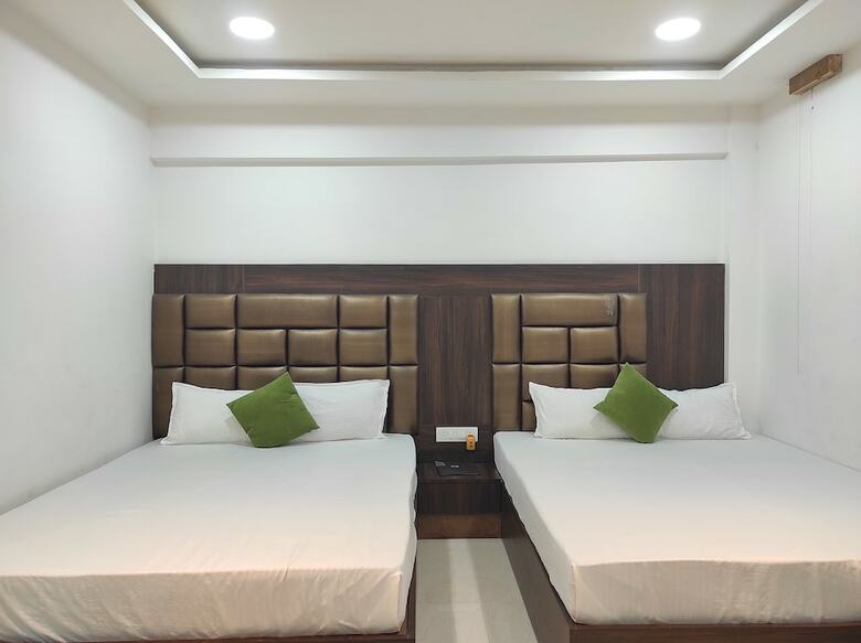 Hotel Indira Lodge