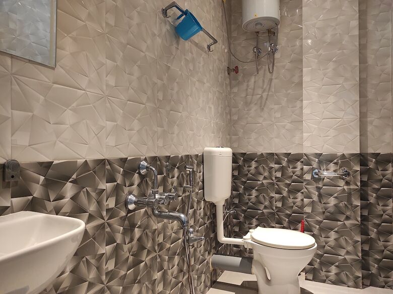 Hotel Indira Lodge