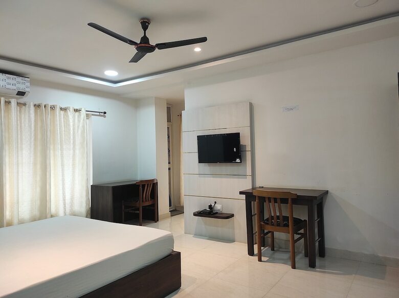 Hotel Indira Lodge
