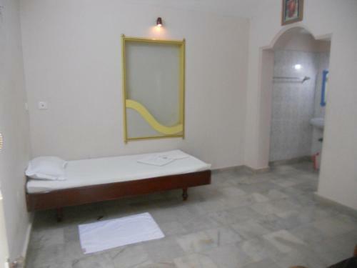 Hotel Sadhabishegam