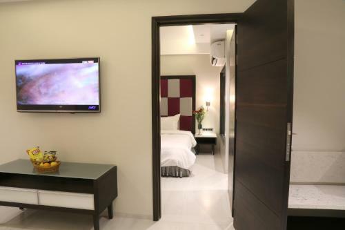 Hotel The Flora Grand