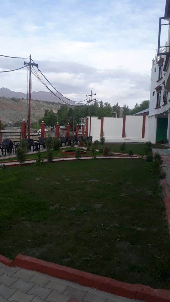 Hotel Zojila Residency
