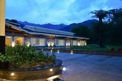 Hotel Infinitea Tea Garden Resort