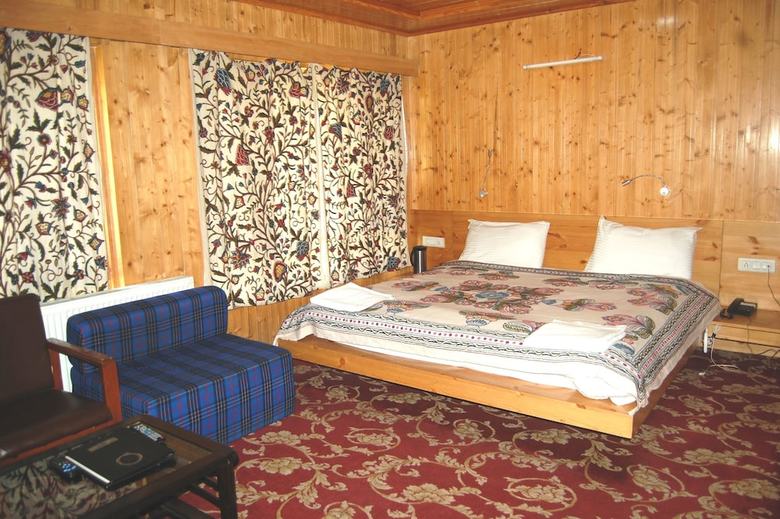 Hotel Paradise Inn
